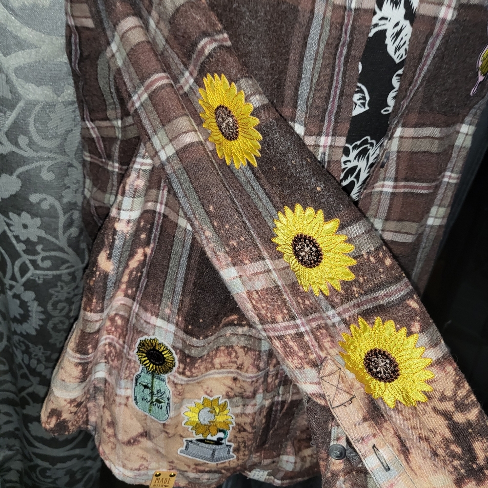 Oversized American Eagle Destroyed Upcycled perfect camping Flannel Size small - Picture 6 of 13